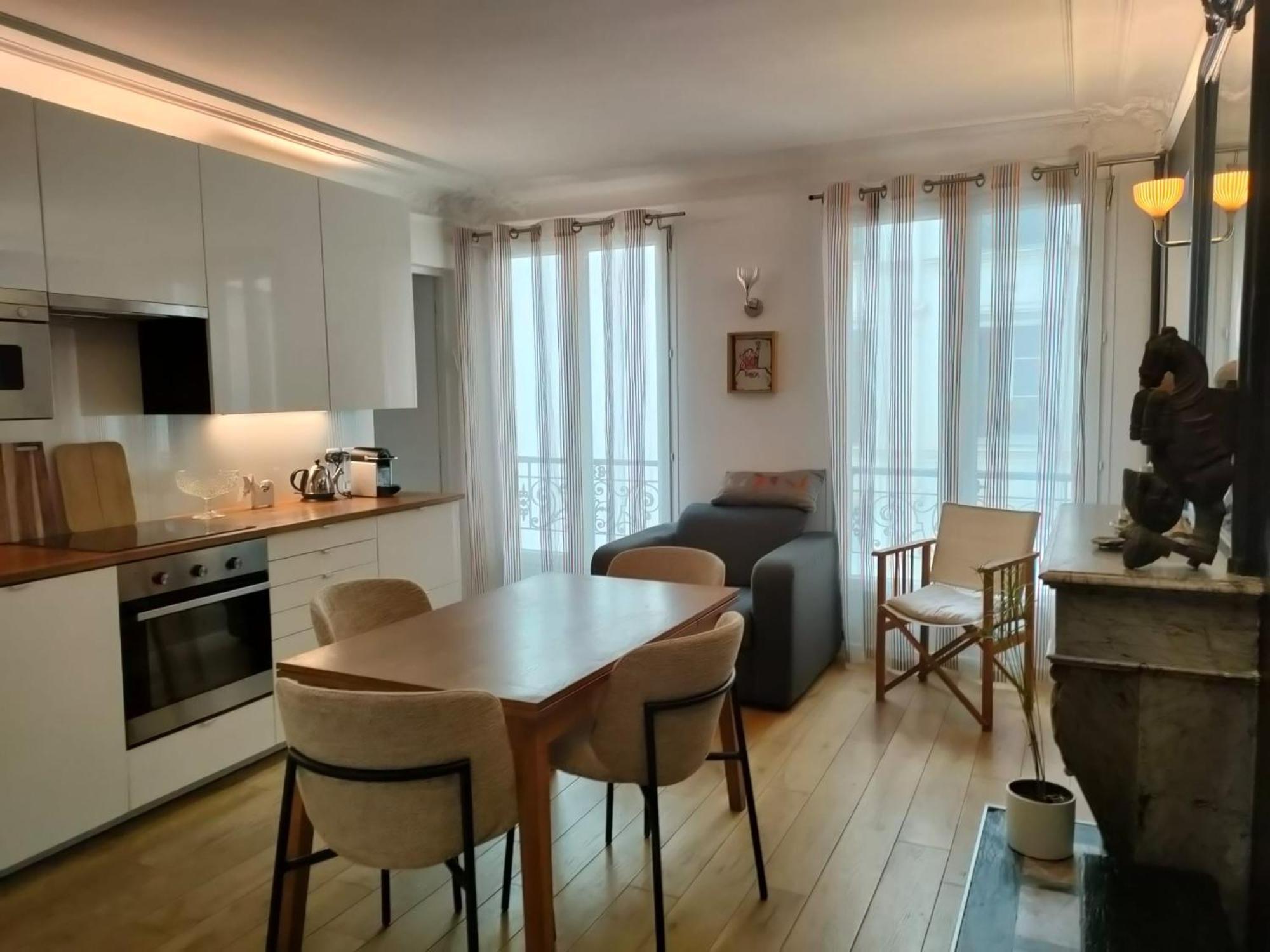 Appartamento 9e, Rue Des Martyrs, Calme & Lumineux Parigi